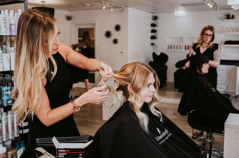 What to Expect During Your First Visit to a Hair Salon in Tweed Heads or Coolangatta